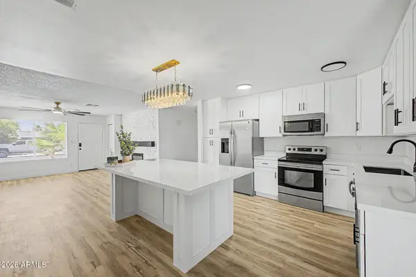 7202 W Shangri La Road, Peoria, AZ 85345