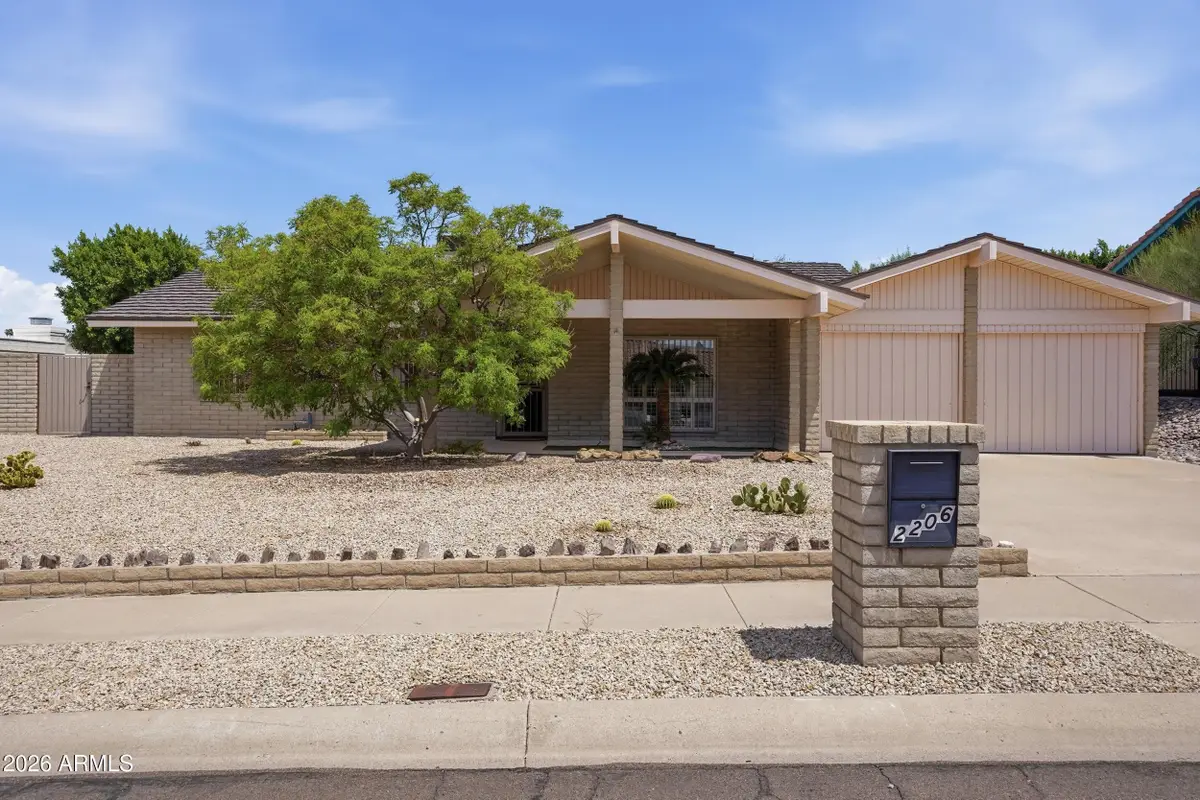 2206 E Nicolet Avenue, Phoenix, AZ 85020 - #1