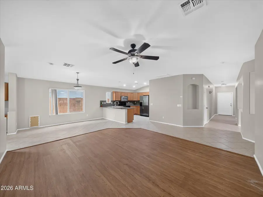 633 E Leslie Avenue, San Tan Valley, AZ 85140 - #2