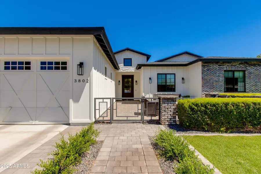3802 E Highland Avenue, Phoenix, AZ 85018 - #3