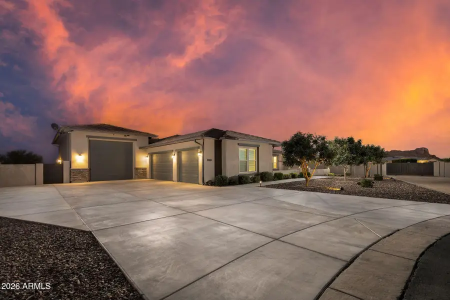 223 W Fairfield Street, San Tan Valley, AZ 85143 - #2
