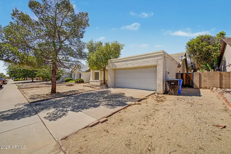 818 W Oraibi Drive, Phoenix, AZ 85027 - #3