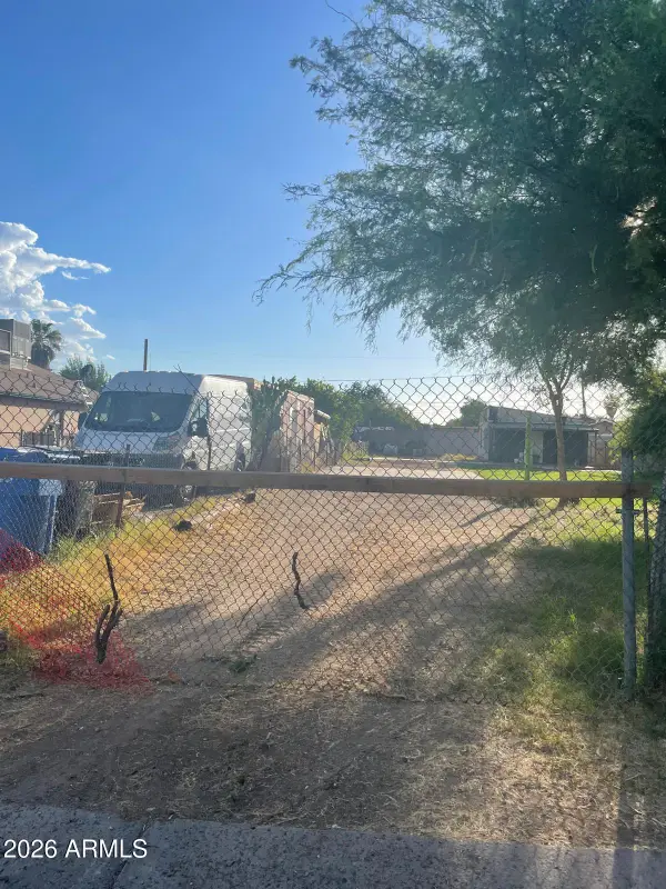 1140 N 32nd Avenue, Phoenix, AZ 85009