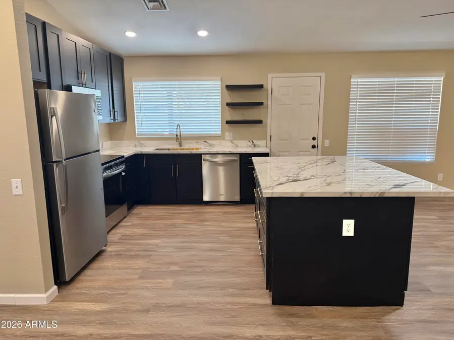 7925 W Dreyfus Drive, Peoria, AZ 85381 - #3