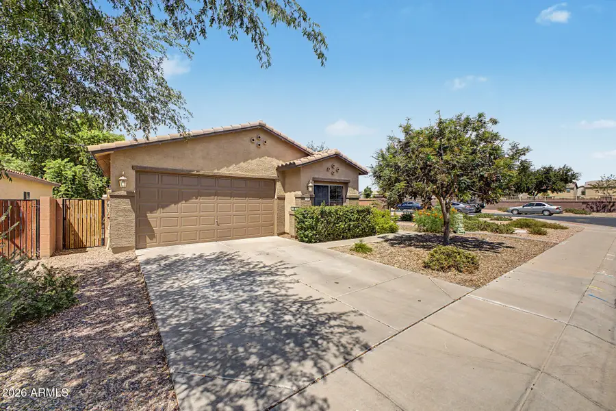 72 W Dragon Tree Avenue, San Tan Valley, AZ 85140 - #2