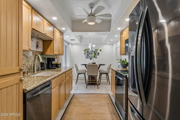 12212 N Paradise Village Parkway S #136, Phoenix, AZ 85032