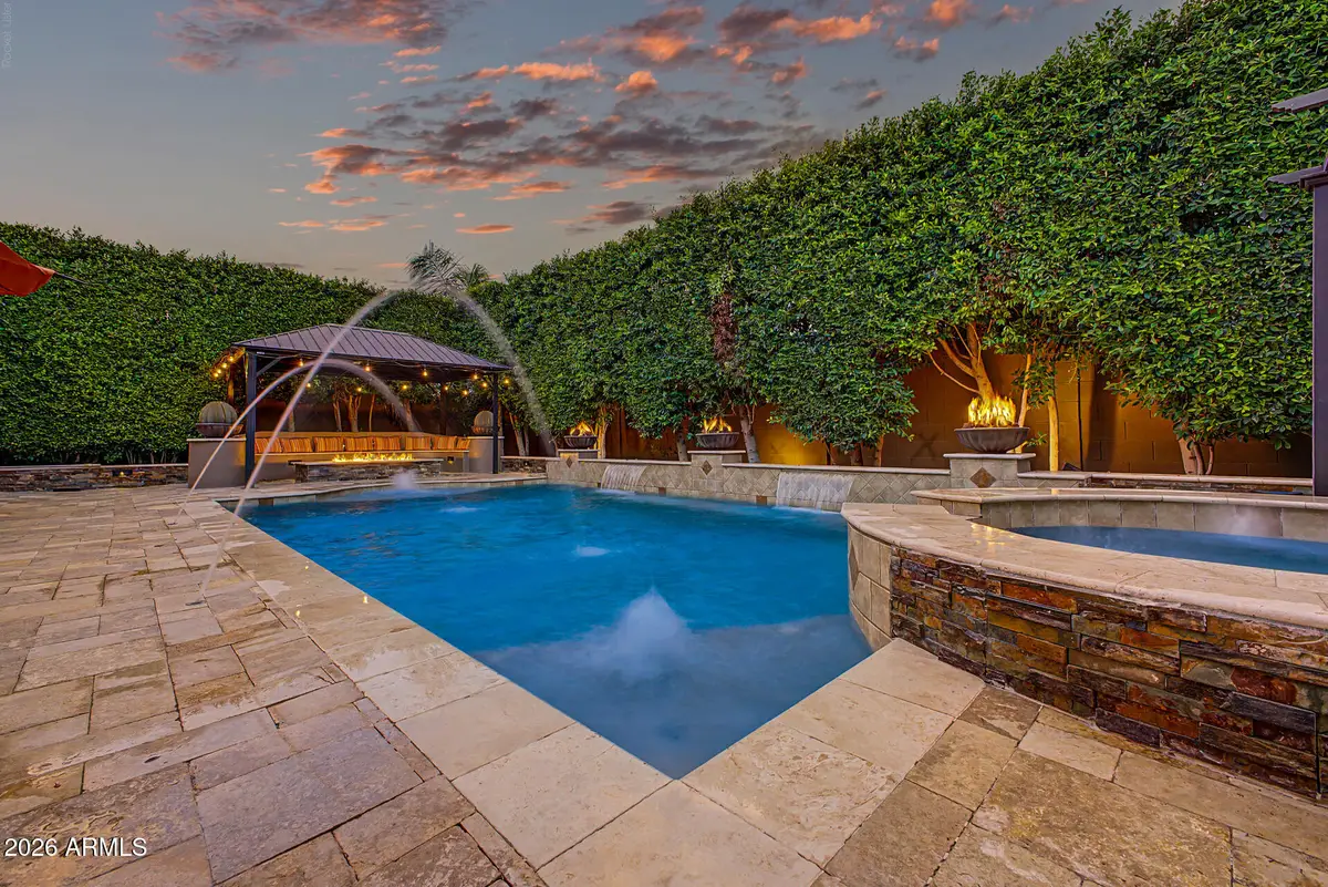 823 E Horseshoe Place, Chandler, AZ 85249 - #1