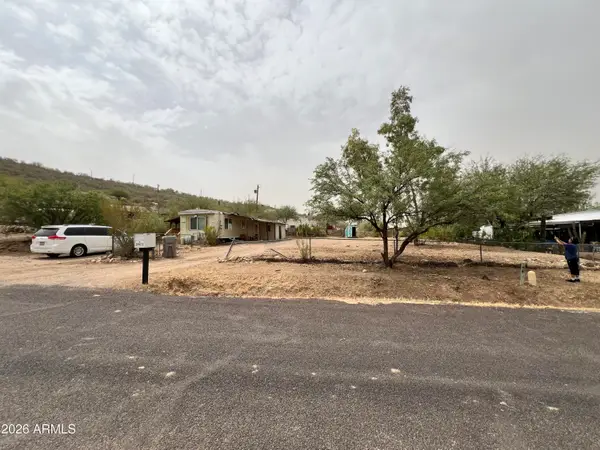 20621 E Emerald Drive, Black Canyon City, AZ 85324
