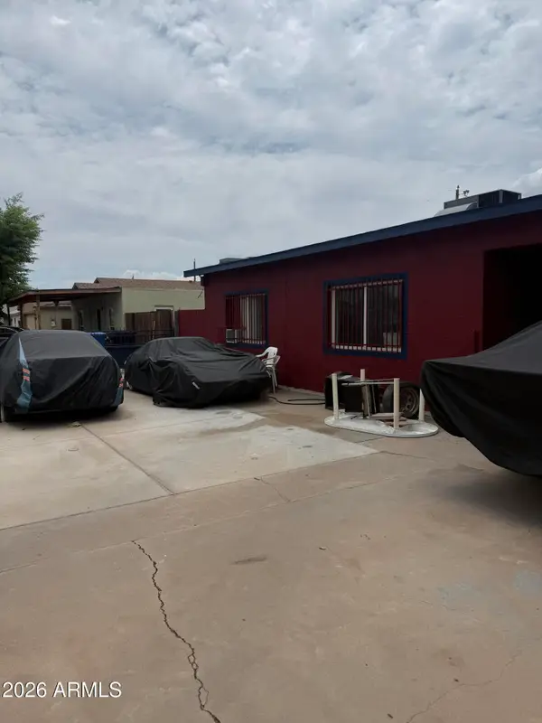 902 S 30th Drive, Phoenix, AZ 85009