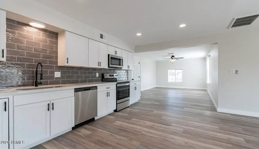 8304 N 55th Avenue, Glendale, AZ 85302 - #2