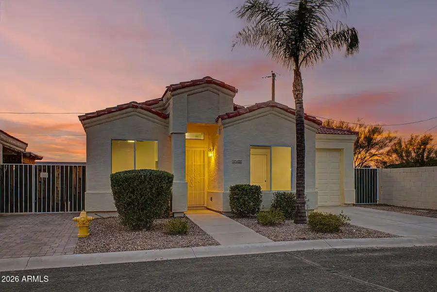148 N Warren Street, Mesa, AZ 85207 - #2