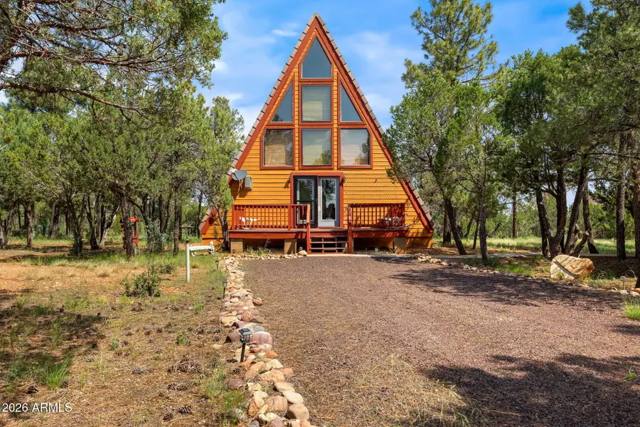 2290 Thunderbird Way, Overgaard, AZ 85933 - #2
