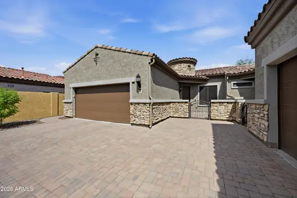 1842 N Red Cliff, Mesa, AZ 85207