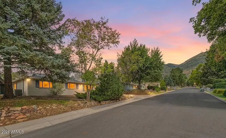 3207 N Manor Road, Flagstaff, AZ 86004 - #2