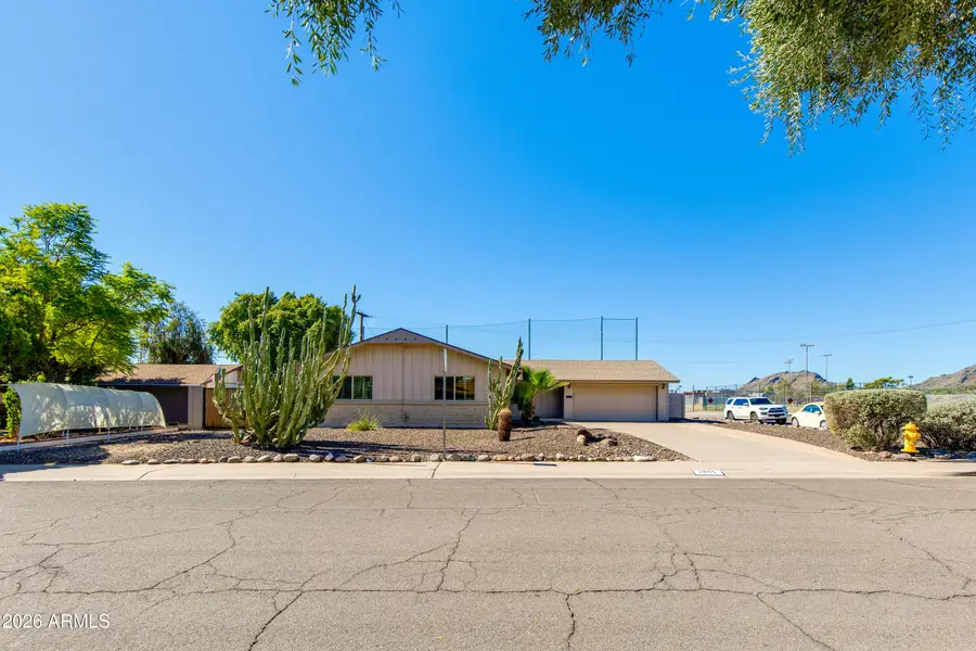 2801 E Mercer Lane, Phoenix, AZ 85028 - #3