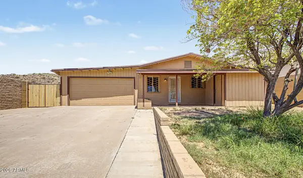 1516 W Shangri La Road, Phoenix, AZ 85029