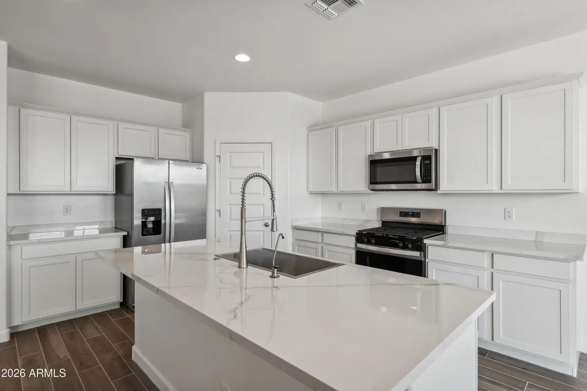2551 W Sentiero Avenue, Apache Junction, AZ 85120 - #1