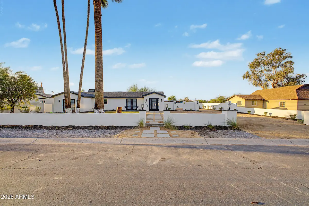 720 E Desert Lane, Phoenix, AZ 85042 - #1