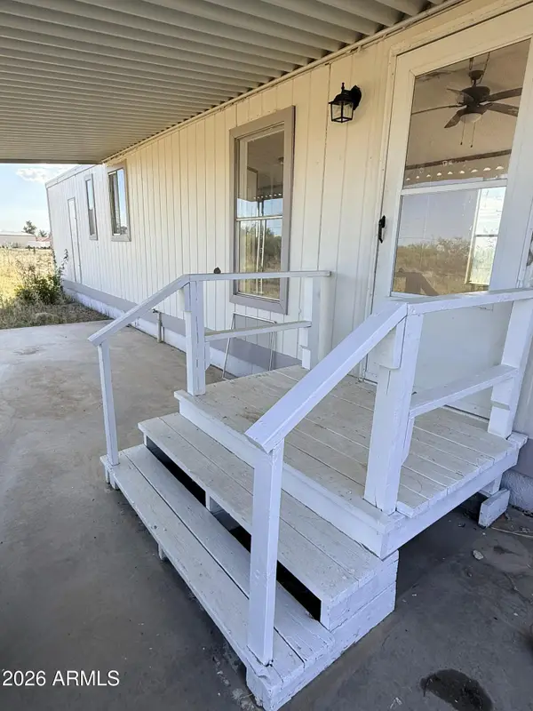 10426 S Corgi Ranch Road, Hereford, AZ 85615