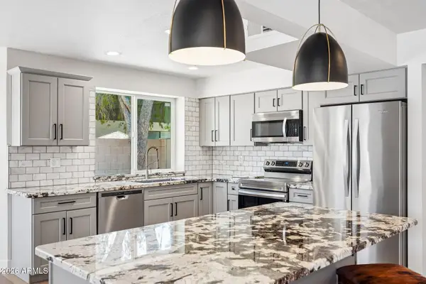 6716 E Beverly Lane, Scottsdale, AZ 85254