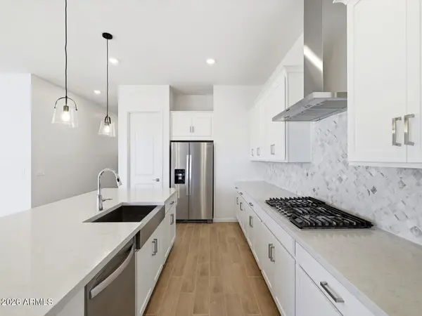1142 W Haynes Way, Apache Junction, AZ 85120