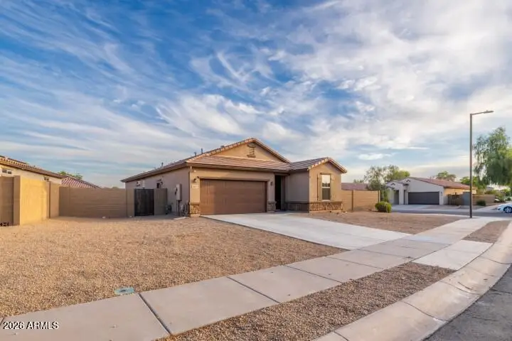 16833 W Moreland Street, Goodyear, AZ 85338 - #2