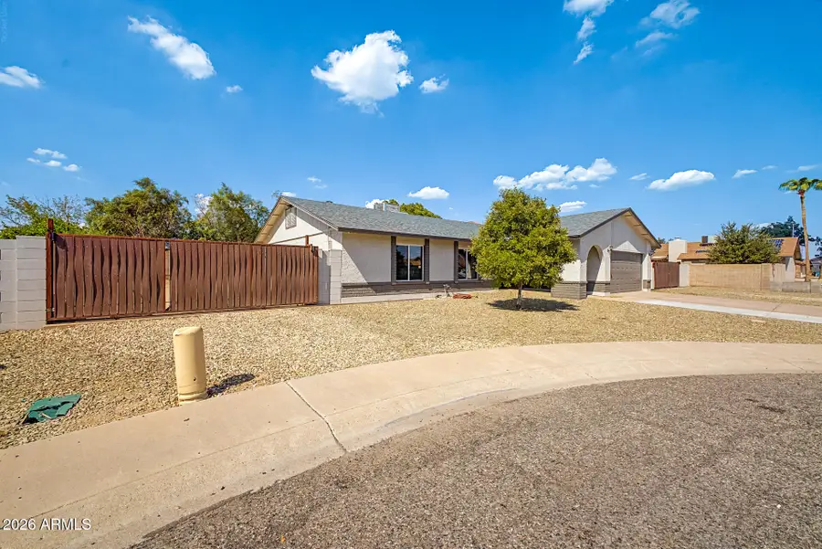 3118 W Woodridge Drive, Phoenix, AZ 85053 - #3