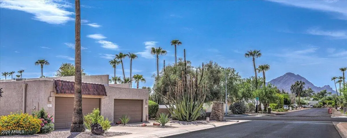 7813 E Buena Terra Way, Scottsdale, AZ 85250 - #1