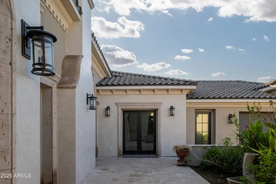 1011 E Kingbird Place, Chandler, AZ 85286 - #3