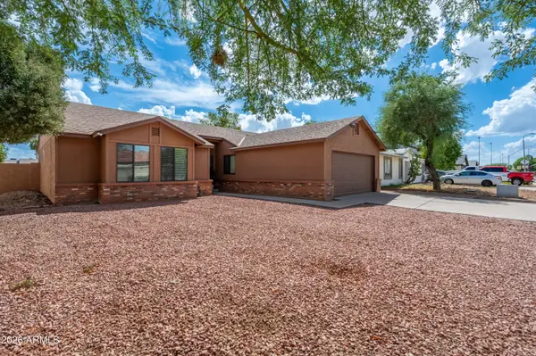 7425 W Ocotillo Road, Glendale, AZ 85303