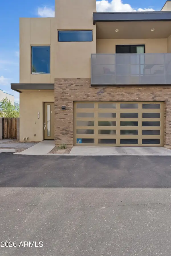 901 S Smith Road #1035, Tempe, AZ 85281