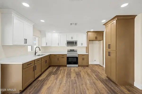 7750 W Clarendon Avenue, Phoenix, AZ 85033