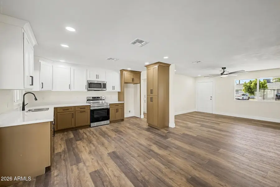 7750 W Clarendon Avenue, Phoenix, AZ 85033 - #2