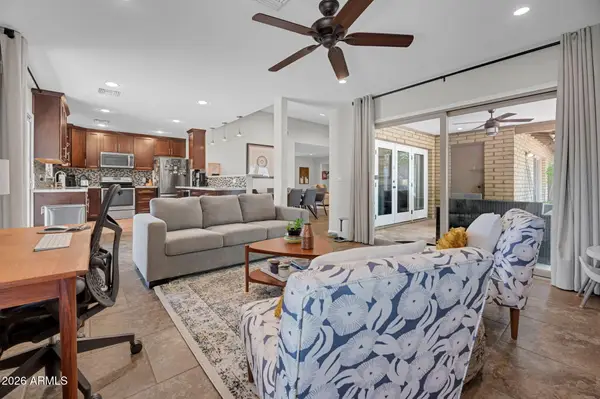 1110 E Orangewood Avenue, Phoenix, AZ 85020