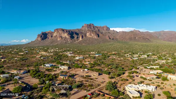 5674 E 3rd Avenue, Apache Junction, AZ 85119