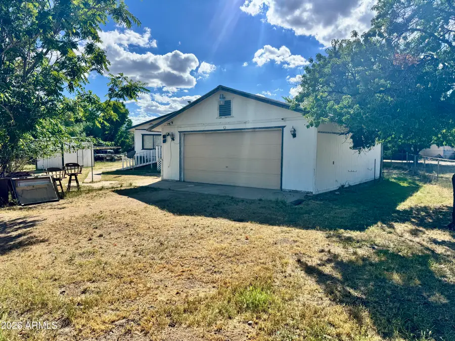 18233 S John Fry Avenue, Peeples Valley, AZ 86332 - #3