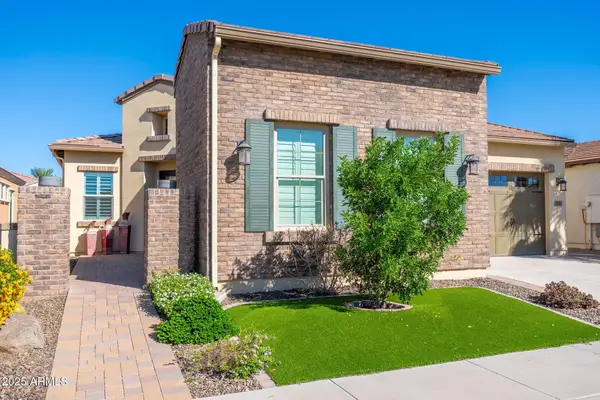 56 E Camellia Way, Queen Creek, AZ 85140
