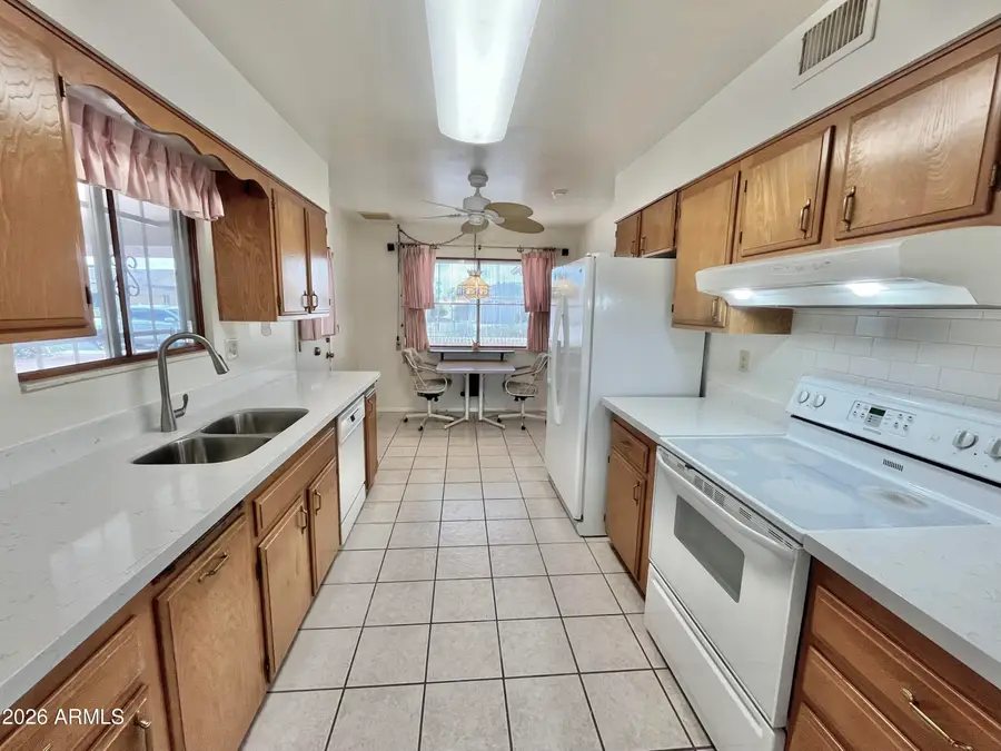10527 W Prairie Hills Circle, Sun City, AZ 85351 - #2