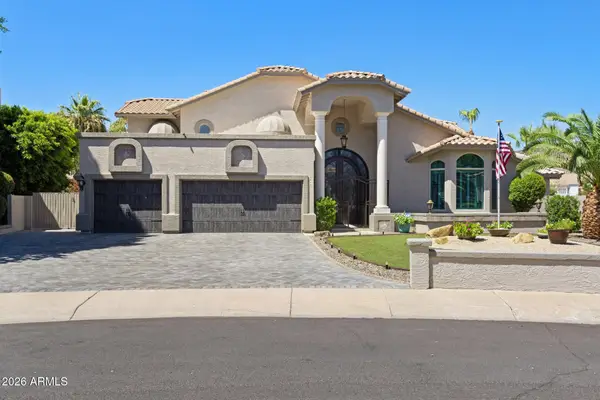 5866 W Del Lago Circle, Glendale, AZ 85308