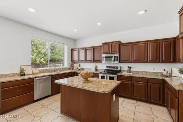 6738 W Wahalla Lane, Glendale, AZ 85308