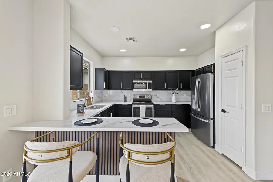 2520 W Alta Vista Road, Phoenix, AZ 85041 - #2