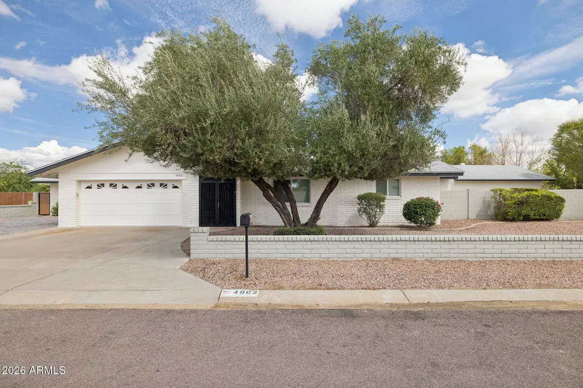 4902 W Monte Cristo Avenue, Glendale, AZ 85306 - #1