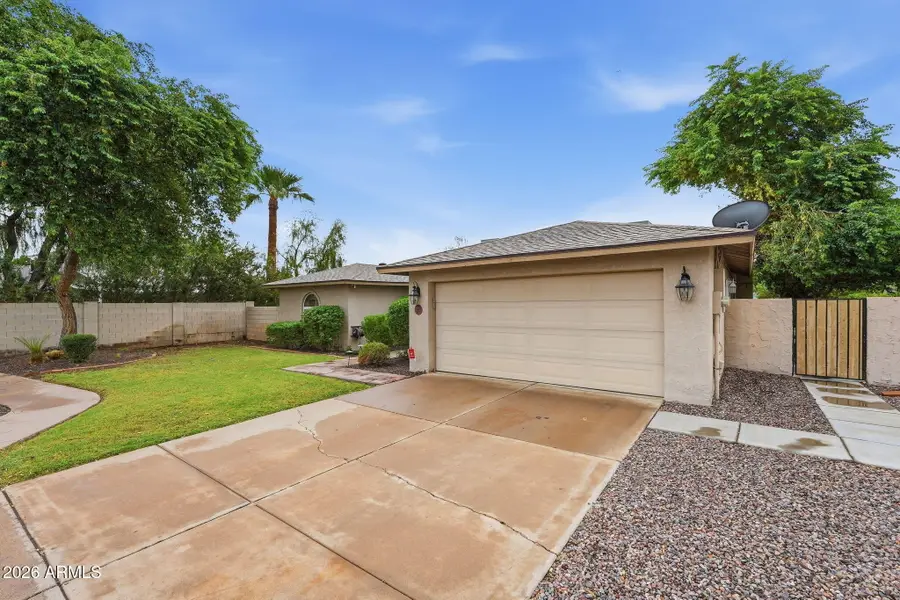 2533 W Laguna Azul Avenue, Mesa, AZ 85202 - #2