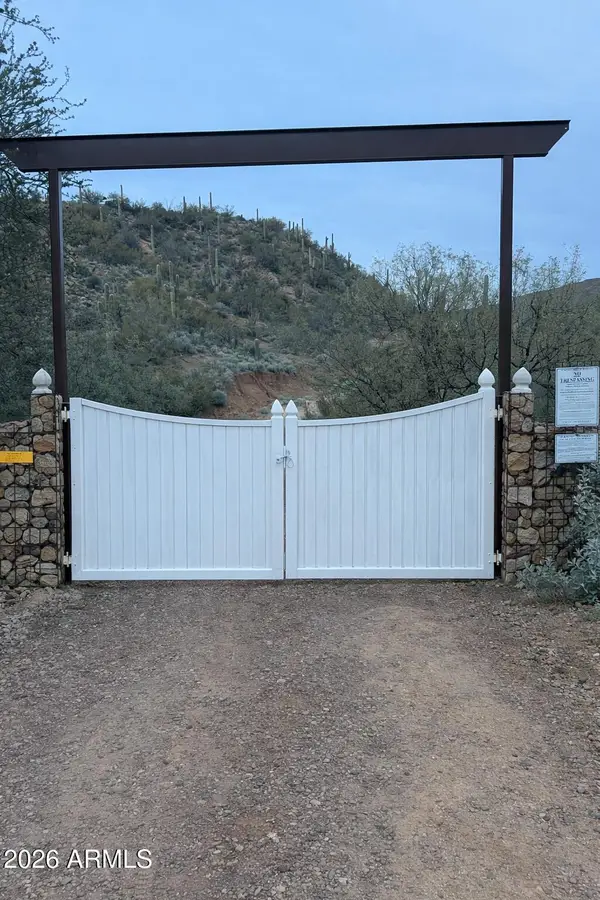32050 S Lisa Drive, Black Canyon City, AZ 85324