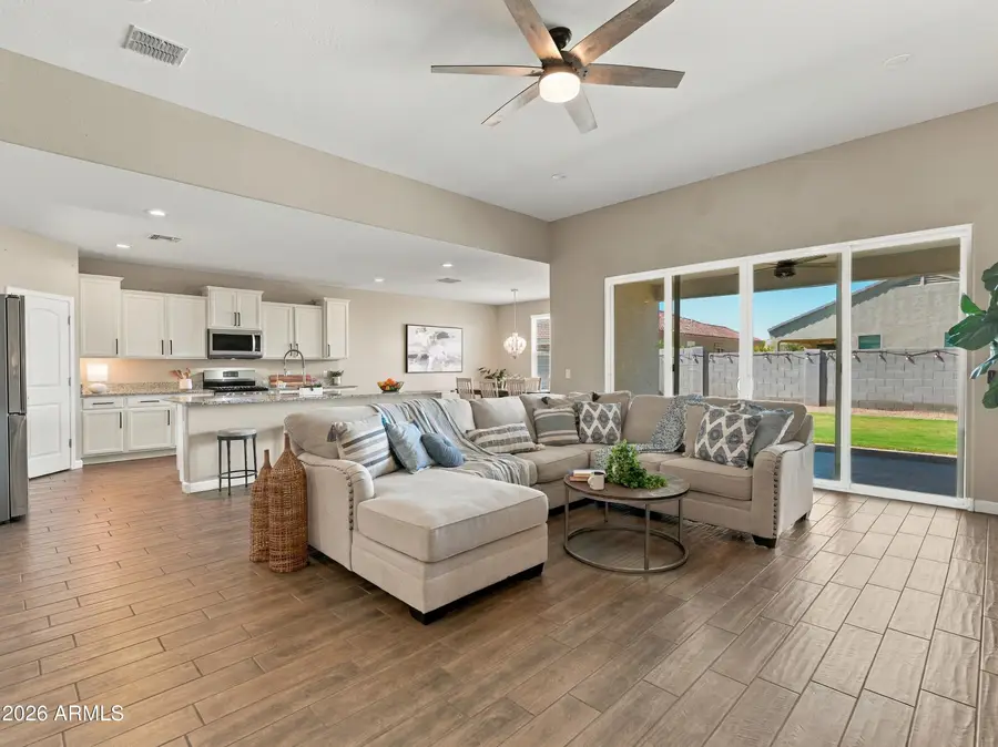 587 W Danish Red Trail, San Tan Valley, AZ 85143 - #3