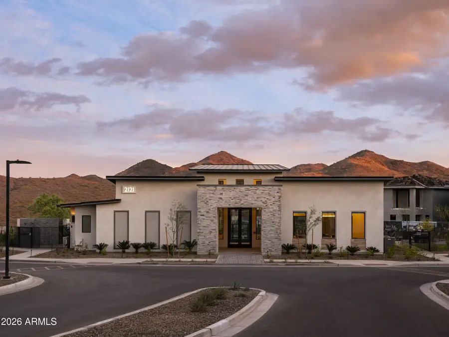 2121 W Sonoran Desert Drive, Phoenix, AZ 85085 - #2