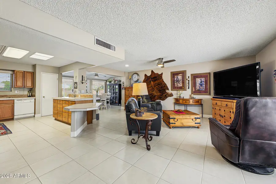10521 W Kingswood Circle, Sun City, AZ 85351 - #3