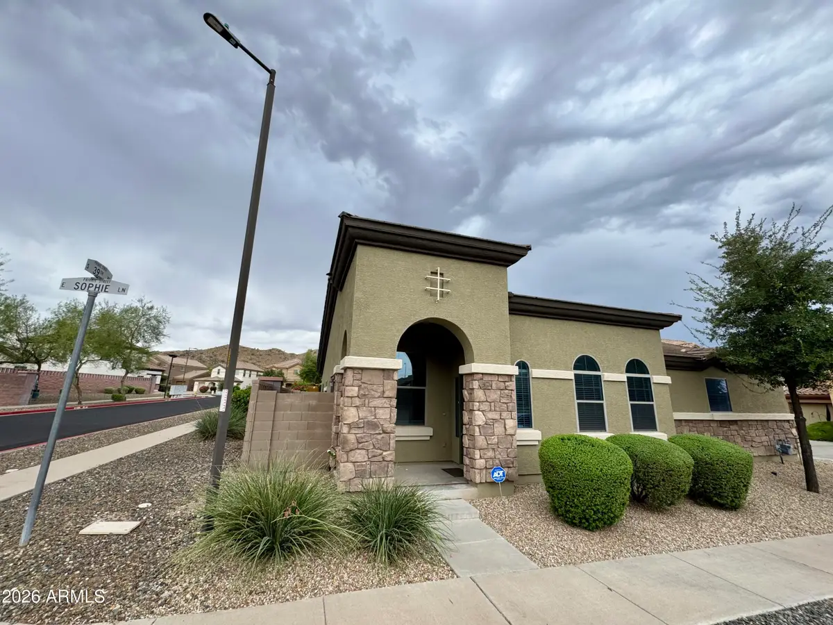 3921 E Sophie Lane, Phoenix, AZ 85042 - #1