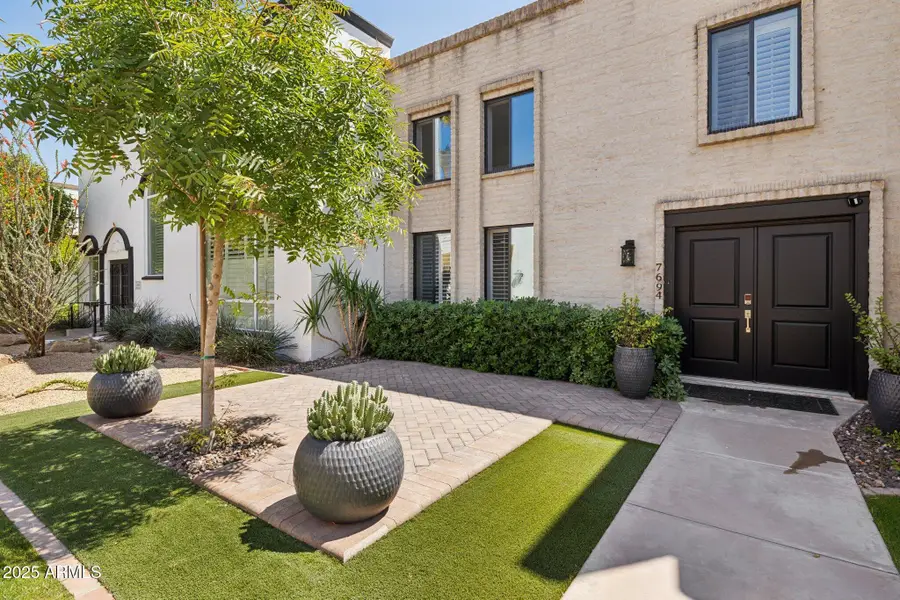 7694 E Minnezona Avenue, Scottsdale, AZ 85251 - #3