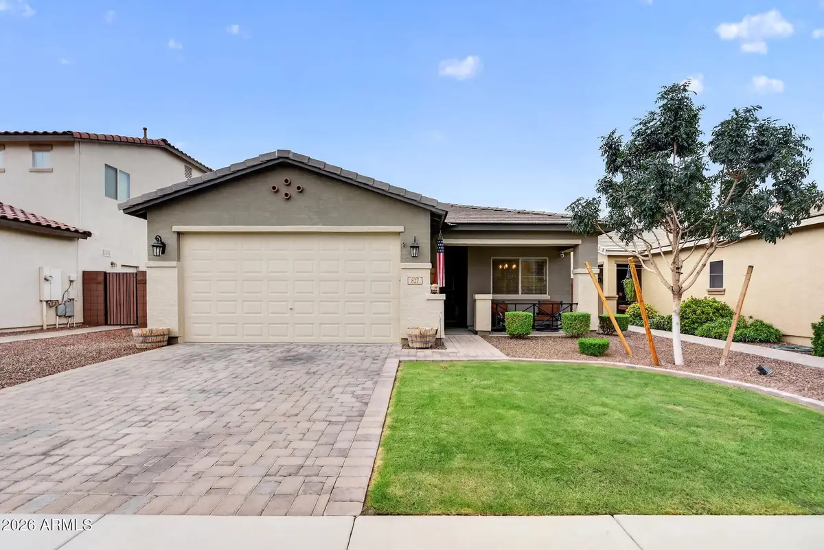 827 W Banyan Avenue, San Tan Valley, AZ 85140 - #1